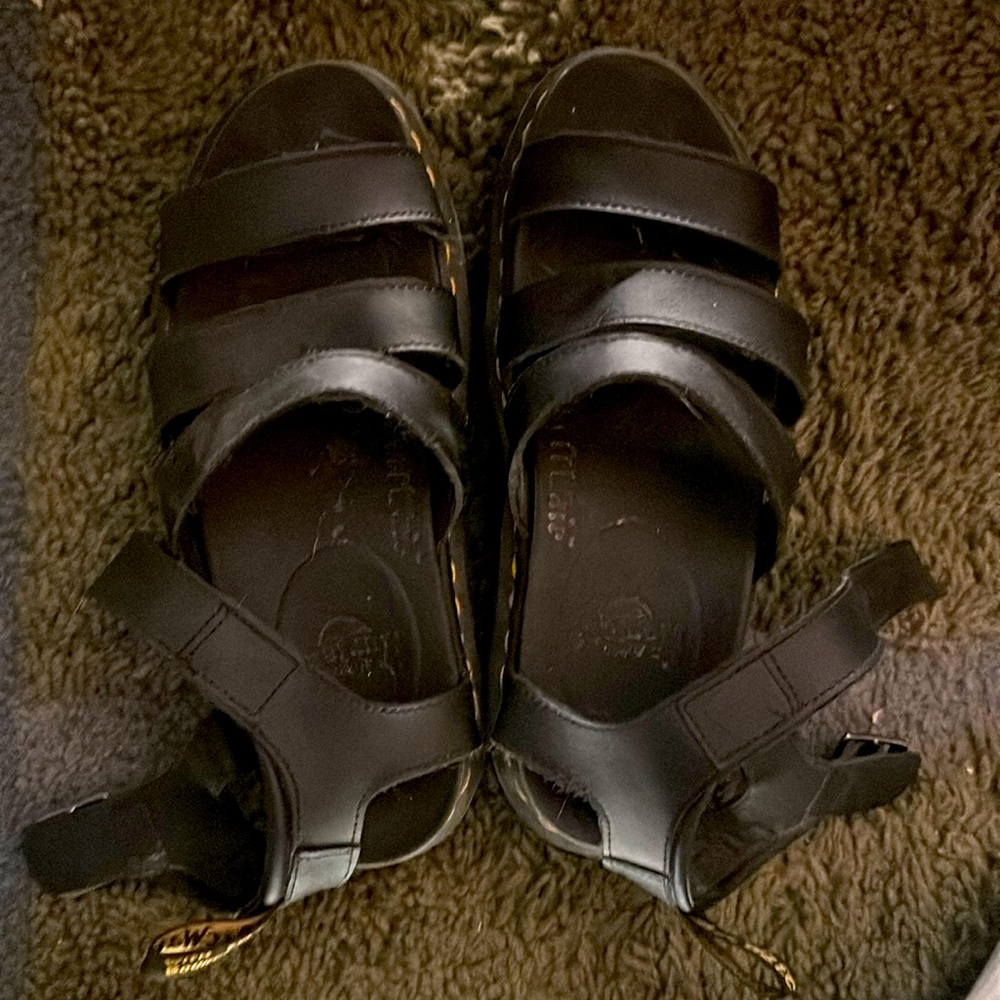 Doc Marten’s Blaire leather sandal size 8